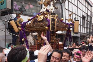 諏訪神社の神輿